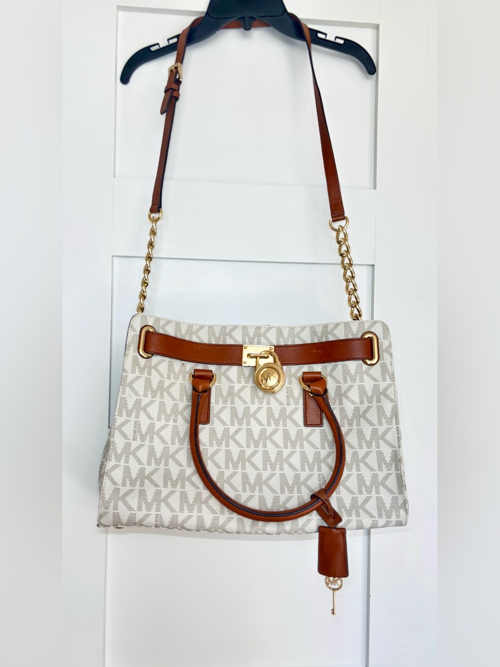 Michael Kors Signature Satchel in Vanilla and Cedar Hamilton Traveler NWT - Picture 14 of 16